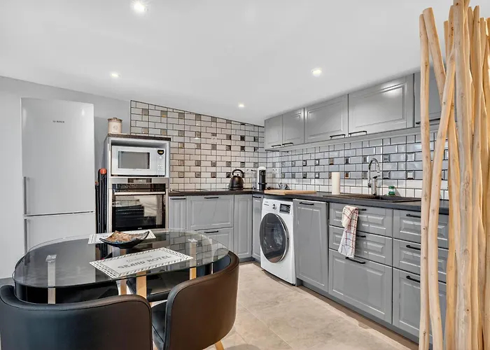 Cabanon Des Amandiers Apartment *